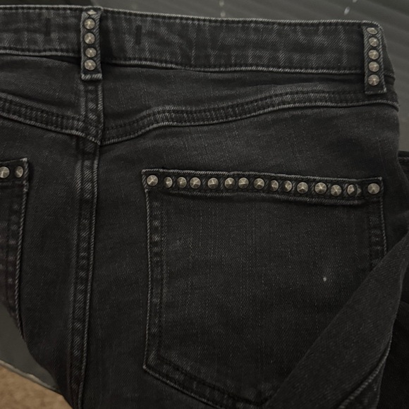 FREE PEOPLE Payton Studded Distressed Raw Hem Skinny Jeans Size 27 Fly Button - Picture 9 of 9